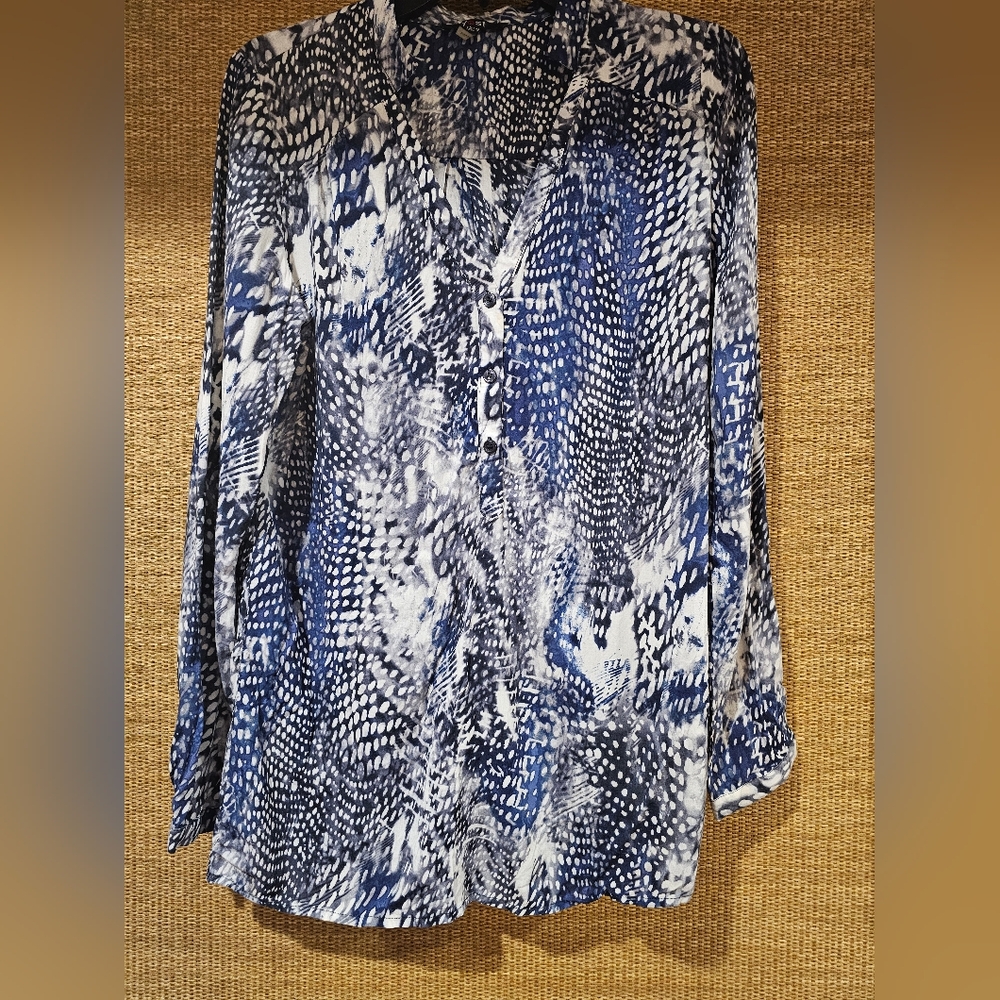 Yest Blue and White Patterned Women's Top